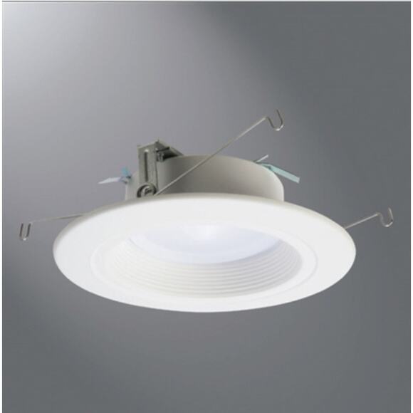 HALO LED RL56 retrofit recessed light fixture with an adapter - Picture 1 of 6